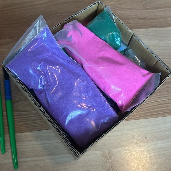 Lakeshore Sand Art Kit - Picture 7 of 16